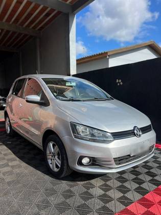 VOLKSWAGEN FOX 1.6 MSI HIGHLINE 16V FLEX 4P MANUAL VOLKSWAGEN FOX 1.6 MSI HIGHLINE 16V FLEX 4P MANUAL
